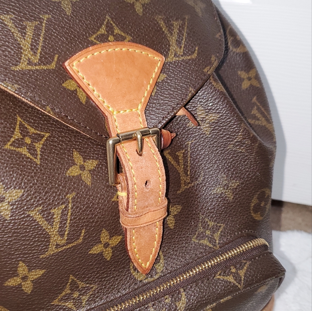 LOUIS VUITTON MONTROURIS BACKPACK - Picture 6 of 10